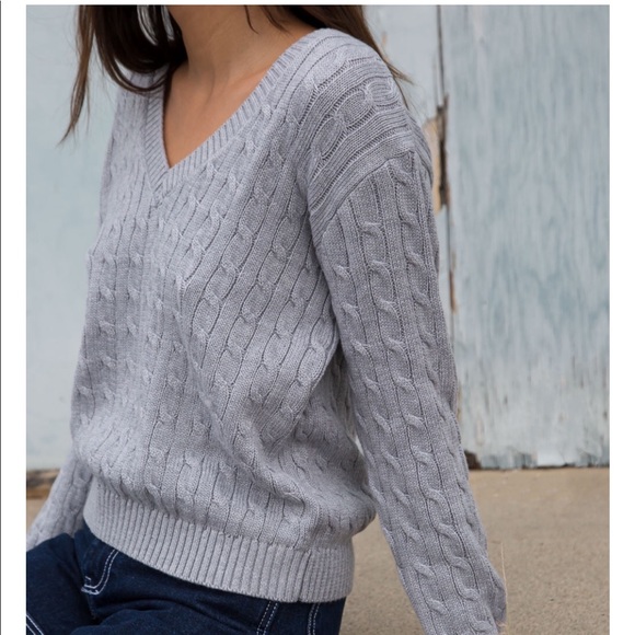 🆕🌸 Brandy Melville Leigh Sweater 🌸 NWT🆕 - Picture 2 of 7